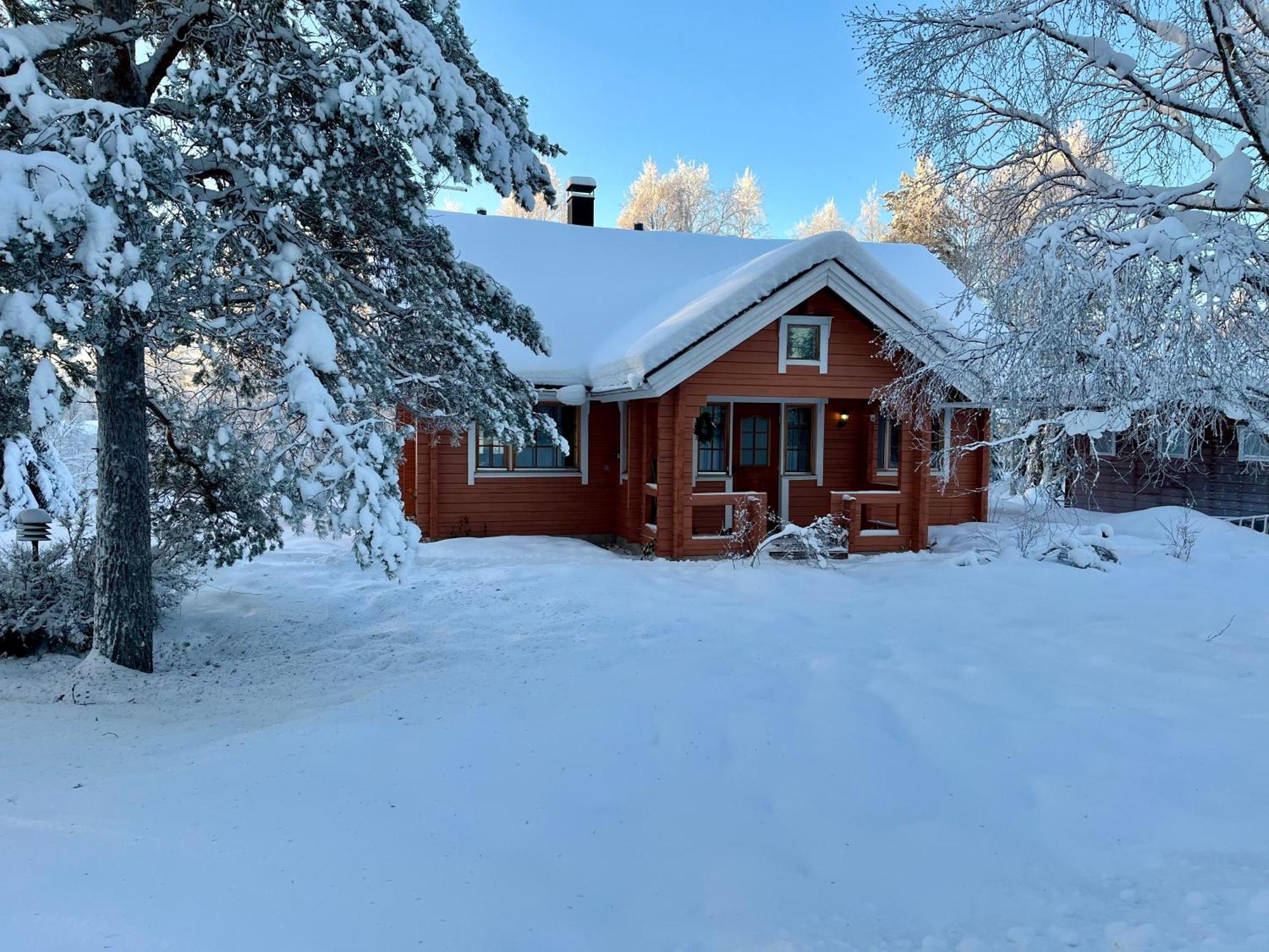 רובניימי Log Cottages In 10 Min From Santa Claus Village-Sauna&Freeparking מראה חיצוני תמונה